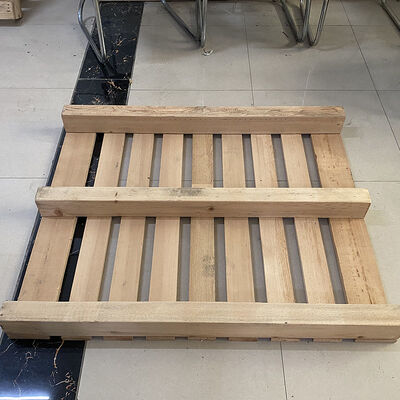 Bon prix Palettes en bois Euro neuves et d'occasion de haute qualité, à entrée 4 voies, simple face, en bois de pin, palettes en plastique pour le stockage, la logistique d'entrepôt en ligne