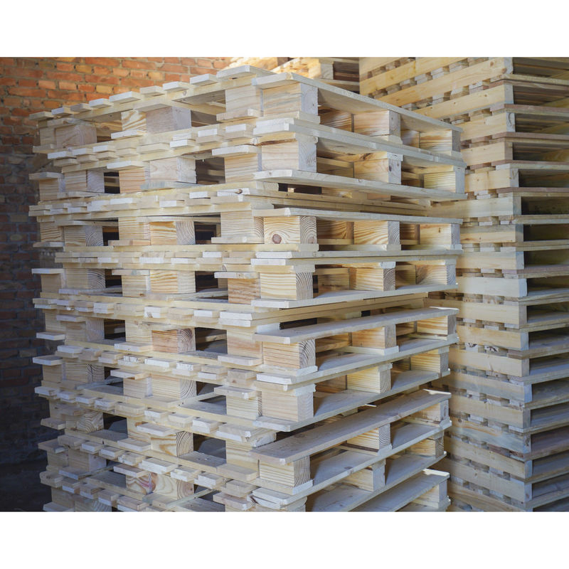 Isolement 4 voies d'entrée palettes en bois palettes traitées thermiquement pour l'exportation