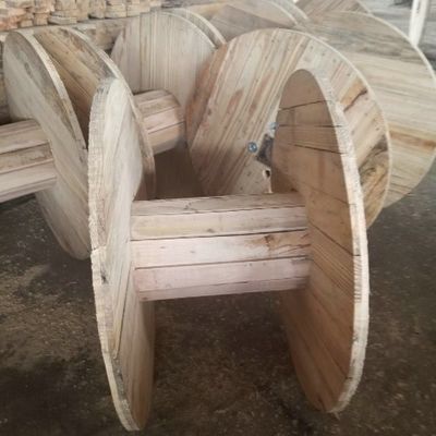 Bon prix Noix de chêne câble en bois vide tambour de pin grandes bobines électriques en bois en ligne